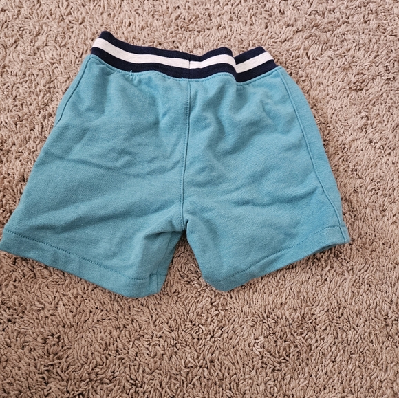 Carters Shorts Bundle - Picture 4 of 9